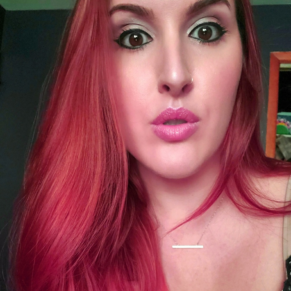 Meet your Posher, Kayla